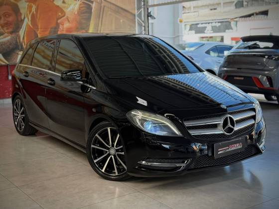 MERCEDES-BENZ B 200 1.6 SPORT TURBO GASOLINA 4P AUTOMÁTICO MERCEDES-BENZ B 200 1.6 SPORT TURBO GASOLINA 4P AUTOMÁTICO